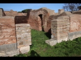 03709 ostia - regio i - insula ii - caseggiato del termopolio (i,ii,5) - raum (24) - bli ri nordosten - 01-2024.jpg